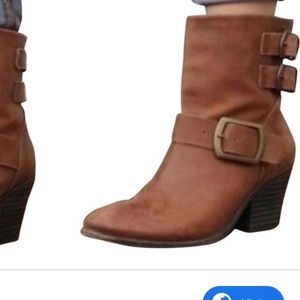 🎩 Lucky Brand Tommie Bootie